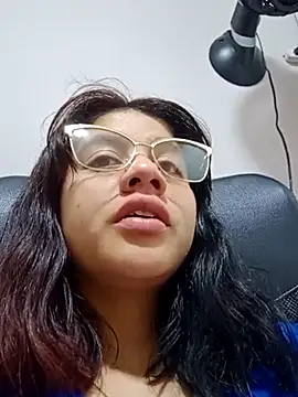 Julieth brown  online show from 28, 9, 2025