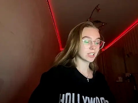 Snapshot of bellameow88 chatting on 21, 9, 2025 bellameow88 online show from 21, 9, 2025