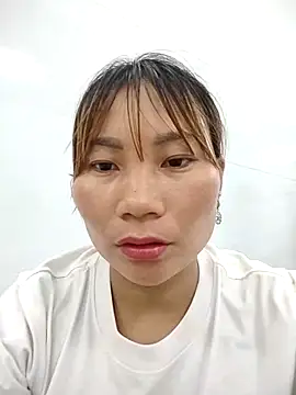 Snapshot of Mainay0033 chatting on 21, 10, 2025 Mainay0033 online show from 21, 10, 2025