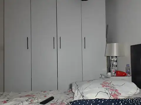 petite danielle online show from 1, 10, 2025