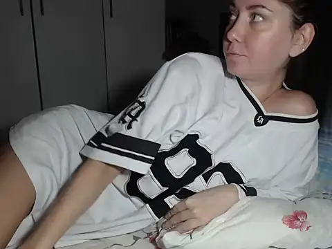 petite danielle online show from 2, 12, 2025