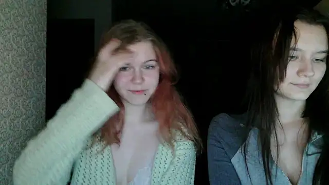 Snapshot of Poppy_sun chatting on 8, 10, 2025 Poppy sun online show from 8, 10, 2025