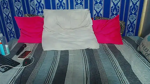 JUICEYLIPS333 online show from 15, 12, 2025