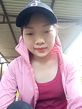 Snapshot of Ananine chatting on 16, 9, 2025 Ananine online show from 16, 9, 2025