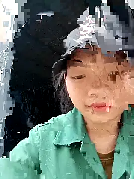 Snapshot of Ananine chatting on 6, 11, 2025 Ananine online show from 6, 11, 2025