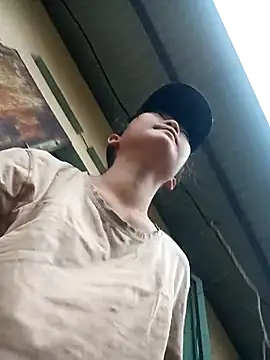 Snapshot of Ananine chatting on 8, 11, 2025 Ananine online show from 8, 11, 2025