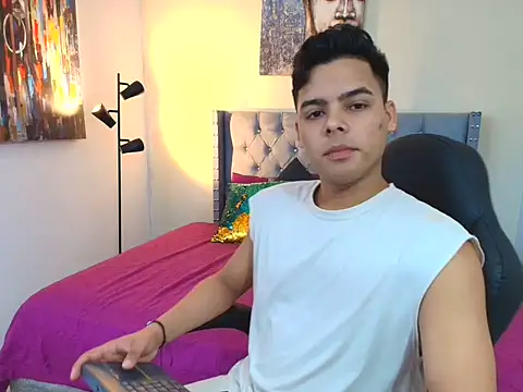 Snapshot of stewart_mateo_ chatting on 19, 9, 2025 stewart mateo  online show from 19, 9, 2025