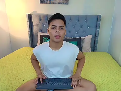 Snapshot of stewart_mateo_ chatting on 9, 10, 2025 stewart mateo  online show from 9, 10, 2025