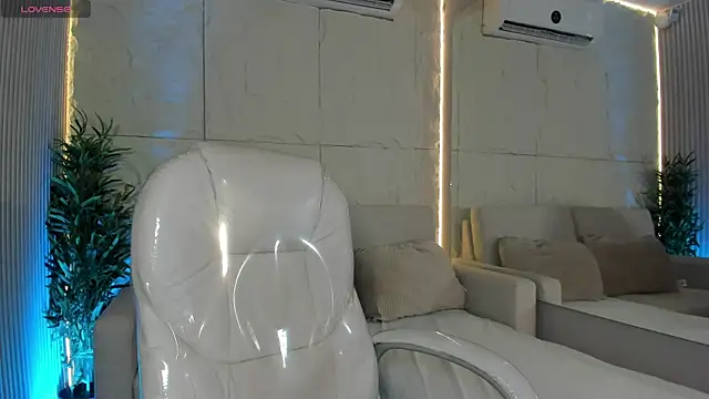 AlassiaHocthner online show from 7, 3, 2026