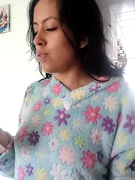 Queen Ashly online show from 7, 10, 2025