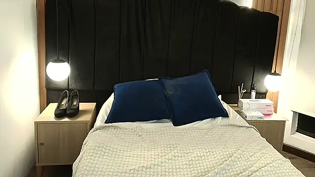 LiaMonroee  online show from 10, 3, 2026