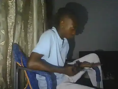 Snapshot of Nykho17 chatting on 25, 10, 2025 Nykho17 online show from 25, 10, 2025