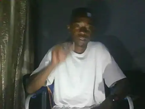 Snapshot of Nykho17 chatting on 28, 10, 2025 Nykho17 online show from 28, 10, 2025