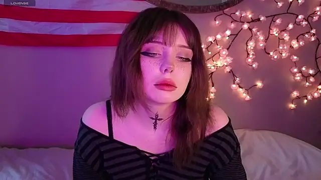 Snapshot of RileyVice chatting on 4, 3, 2026 RileyVice online show from 4, 3, 2026