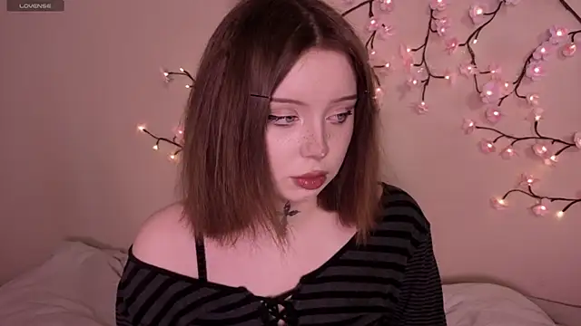 Snapshot of RileyVice chatting on 10, 4, 2026 RileyVice online show from 10, 4, 2026