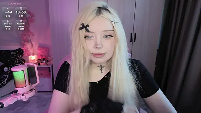 Snapshot of RileyVice chatting on 21, 6, 2026 RileyVice online show from 21, 6, 2026