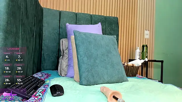 Snapshot of EvelynFoxx- chatting on 19, 9, 2025 EvelynFoxx- online show from 19, 9, 2025