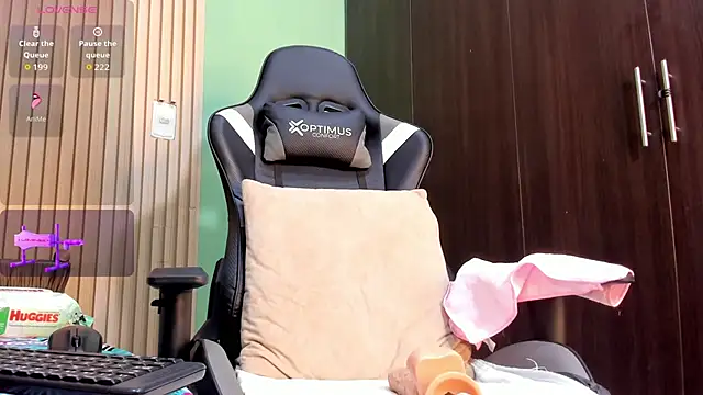 Snapshot of EvelynFoxx- chatting on 18, 10, 2025 EvelynFoxx- online show from 18, 10, 2025