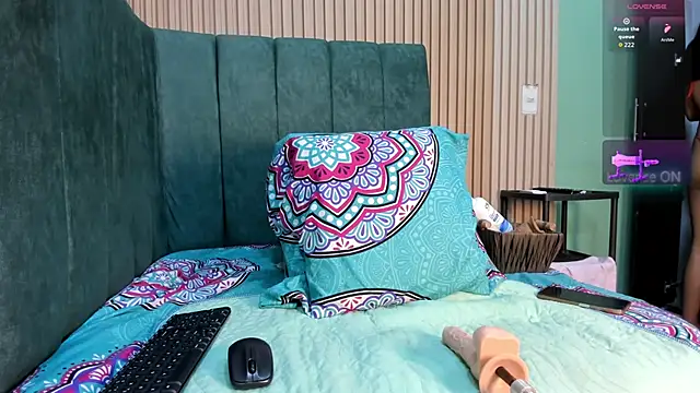 Snapshot of EvelynFoxx- chatting on 13, 11, 2025 EvelynFoxx- online show from 13, 11, 2025