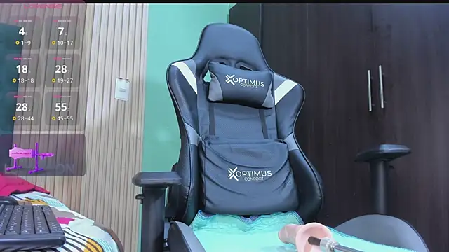 Snapshot of EvelynFoxx- chatting on 1, 12, 2025 EvelynFoxx- online show from 1, 12, 2025