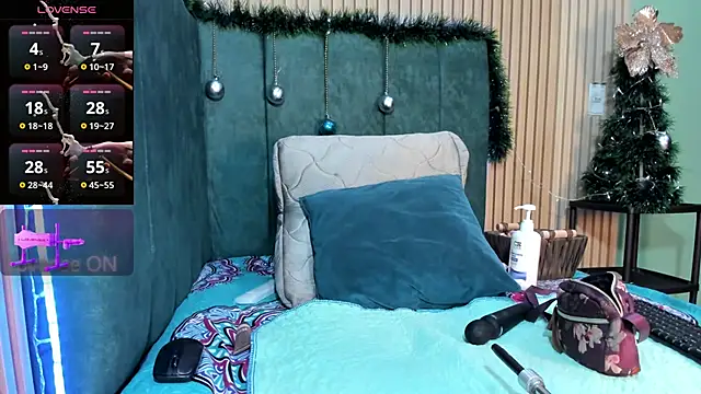 Snapshot of EvelynFoxx- chatting on 18, 12, 2025 EvelynFoxx- online show from 18, 12, 2025