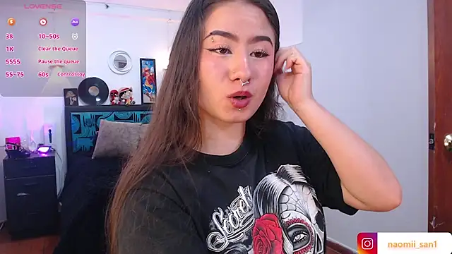 naomii san online show from 8, 9, 2025