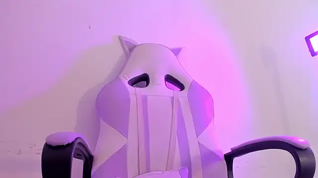 Gabrielaa Miller  online show from 22, 11, 2025