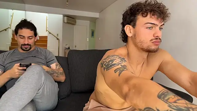 Snapshot of lenruy chatting on 9, 4, 2026 lenruy online show from 9, 4, 2026