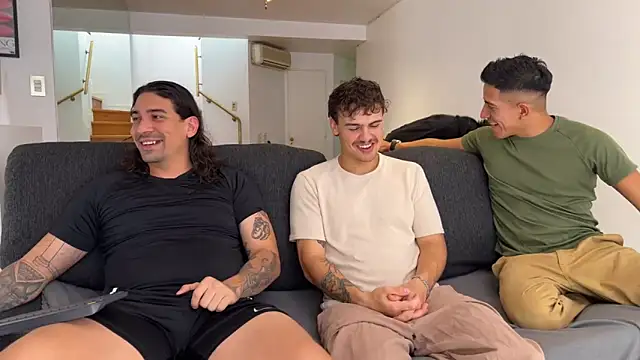 Snapshot of lenruy chatting on 13, 4, 2026 lenruy online show from 13, 4, 2026