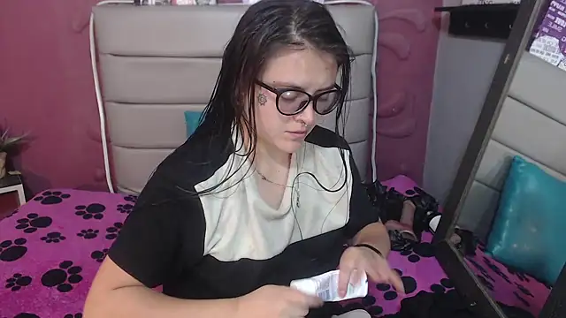 Cailing Zu online show from 4, 10, 2025