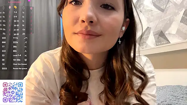 Snapshot of KiraVelvet chatting on 21, 10, 2025 KiraVelvet online show from 21, 10, 2025
