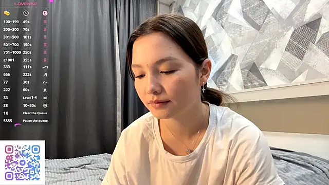 Snapshot of KiraVelvet chatting on 23, 10, 2025 KiraVelvet online show from 23, 10, 2025