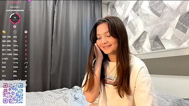 Snapshot of KiraVelvet chatting on 24, 10, 2025 KiraVelvet online show from 24, 10, 2025