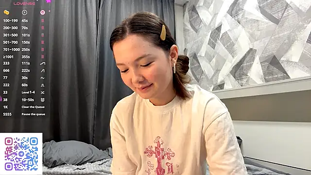Snapshot of KiraVelvet chatting on 26, 10, 2025 KiraVelvet online show from 26, 10, 2025