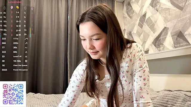 Snapshot of KiraVelvet chatting on 13, 11, 2025 KiraVelvet online show from 13, 11, 2025