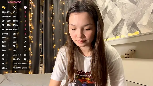 Snapshot of KiraVelvet chatting on 29, 11, 2025 KiraVelvet online show from 29, 11, 2025