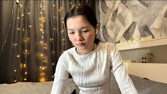 Snapshot of KiraVelvet chatting on 1, 12, 2025 KiraVelvet online show from 1, 12, 2025