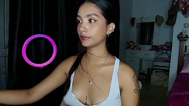 mia yireth online show from 12, 9, 2025