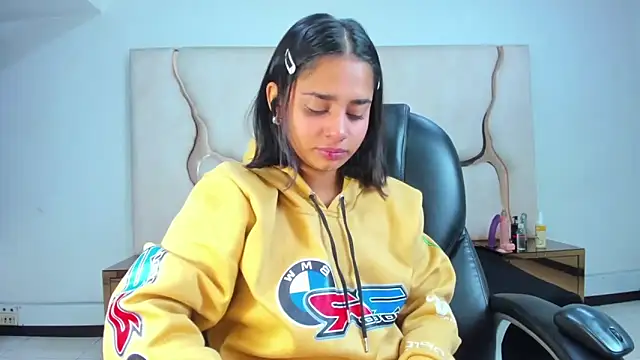 ScarletDoll online show from 13, 9, 2025