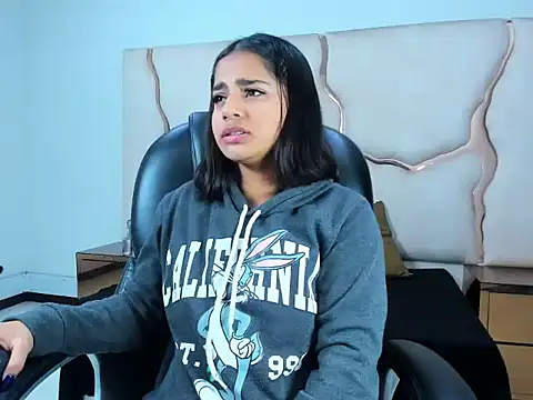 ScarletDoll online show from 19, 9, 2025