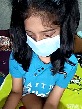 Snapshot of emali_baba chatting on 5, 12, 2025 emali baba online show from 5, 12, 2025