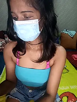 Snapshot of emali_baba chatting on 18, 12, 2025 emali baba online show from 18, 12, 2025