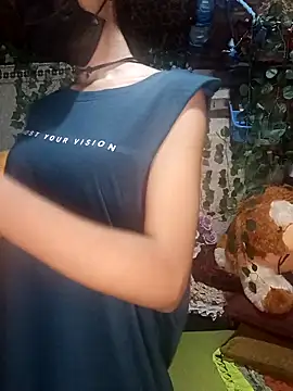 Snapshot of emali_baba chatting on 5, 4, 2026 emali baba online show from 5, 4, 2026