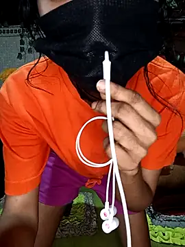 Snapshot of emali_baba chatting on 12, 4, 2026 emali baba online show from 12, 4, 2026