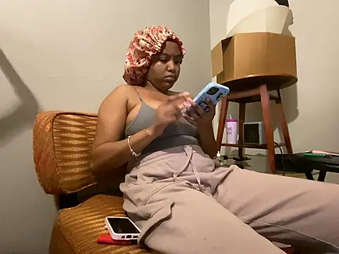 Snapshot of princesslivv chatting on 27, 5, 2026 princesslivv online show from 27, 5, 2026