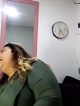 curvy diva  online show from 16, 9, 2025