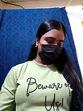 Snapshot of mini-queen chatting on 24, 3, 2026 mini-queen online show from 24, 3, 2026