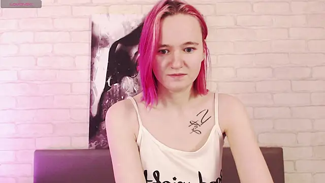 Ericha Stone online show from 4, 10, 2025