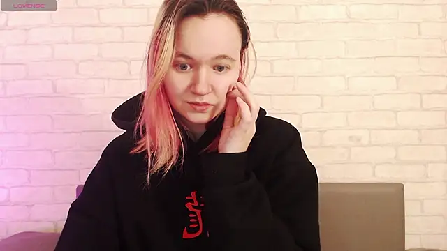 Ericha Stone online show from 13, 3, 2026