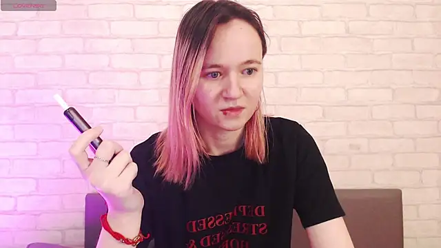 Snapshot of Ericha_Stone chatting on 19, 4, 2026 Ericha Stone online show from 19, 4, 2026
